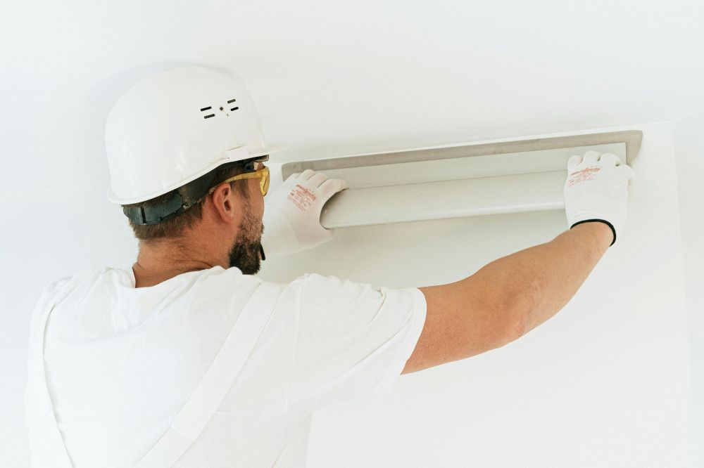 Industri elektriker  nyckelperson i en säker och effektiv produktion